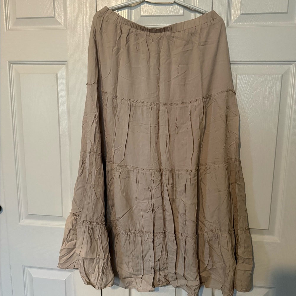 Women's Tan Skirt